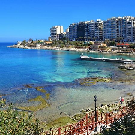Modern Apartment Just Off The Promenade Sliema Esterno foto